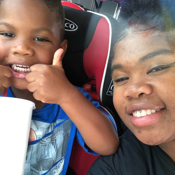 Hey There! 👋🏽 - Picture 3 of 5